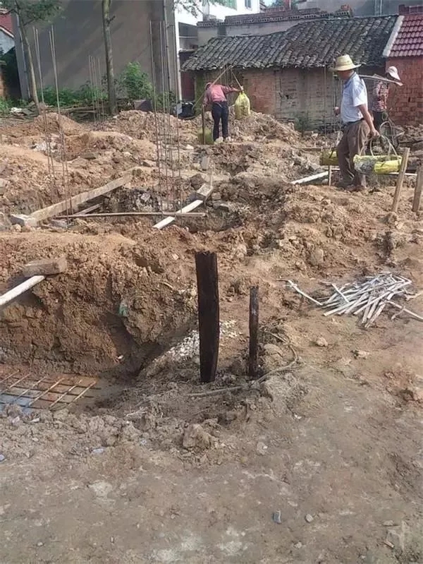 建房自訴：大叔15萬(wàn)建好一層自建房，簡(jiǎn)單舒適還省錢！
