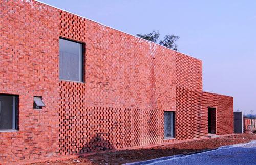 農(nóng)村自建房砌磚墻的技巧與注意事項(xiàng)