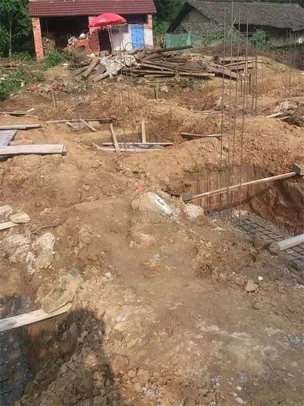 建房自訴：大叔15萬(wàn)建好一層自建房，簡(jiǎn)單舒適還省錢！