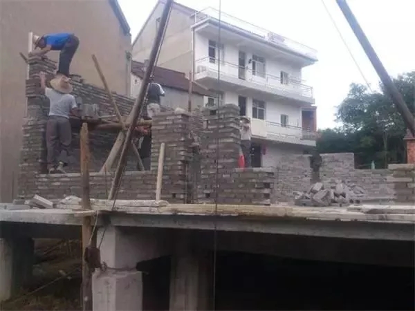 建房自訴：大叔15萬(wàn)建好一層自建房，簡(jiǎn)單舒適還省錢！
